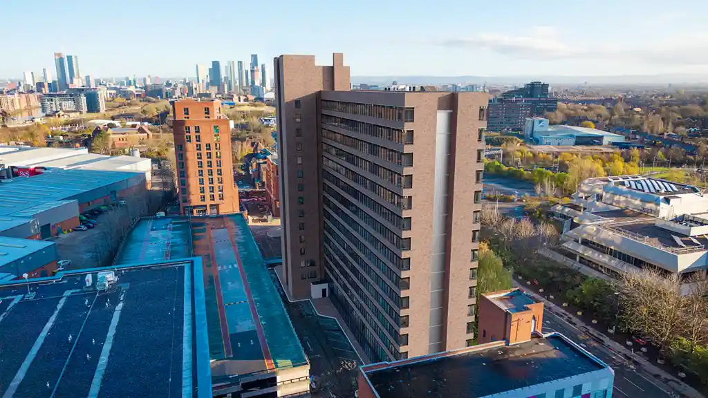 30 - Horizon Exterior Day